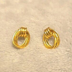 VINTAGE gold tone earring